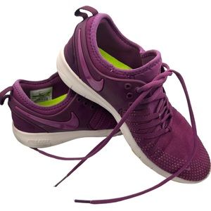 NIKE FREE TR 7 Running Shoes Sneakers (904651603) Tea Berry Purple TR7 Training